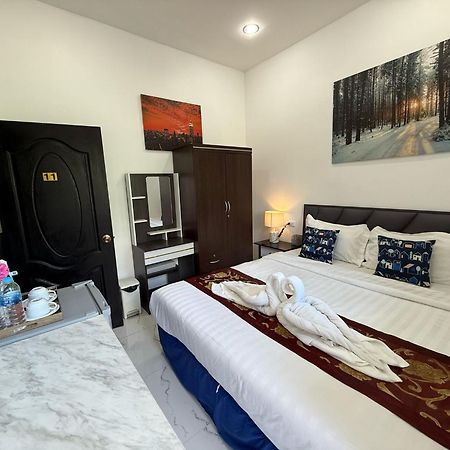 Heaven House Restro & Bar Hotel Patong ภายนอก รูปภาพ