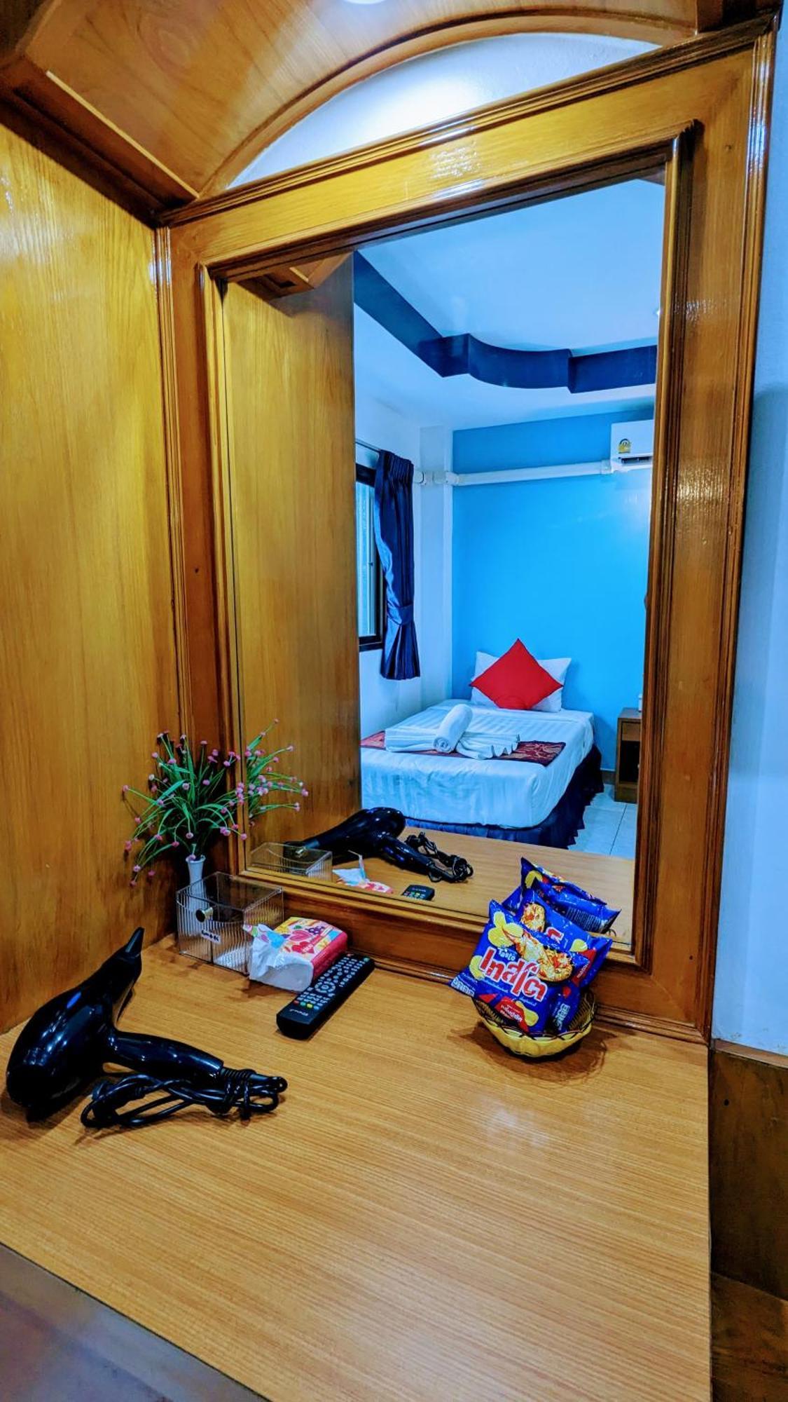 Heaven House Restro & Bar Hotel Patong ภายนอก รูปภาพ