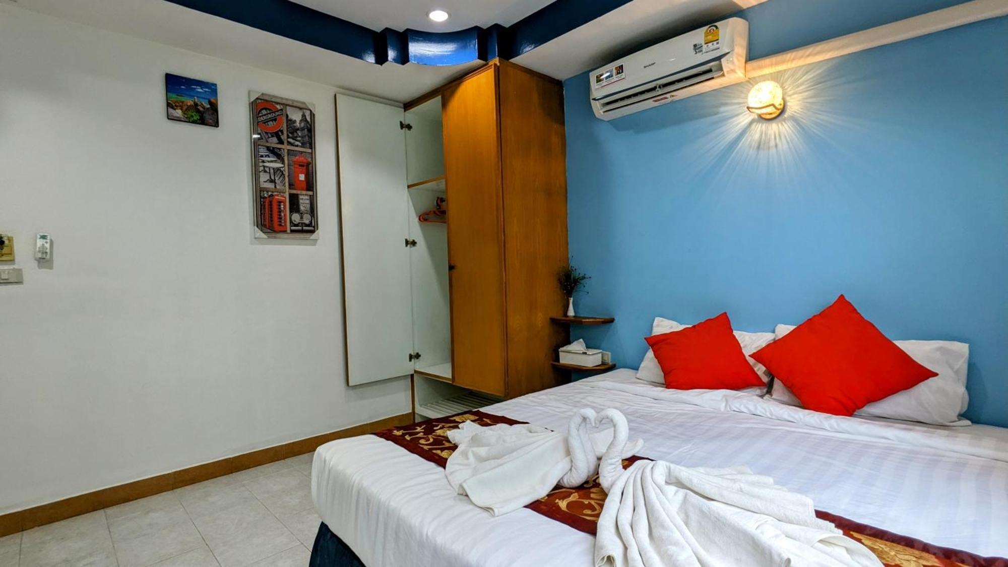 Heaven House Restro & Bar Hotel Patong ภายนอก รูปภาพ