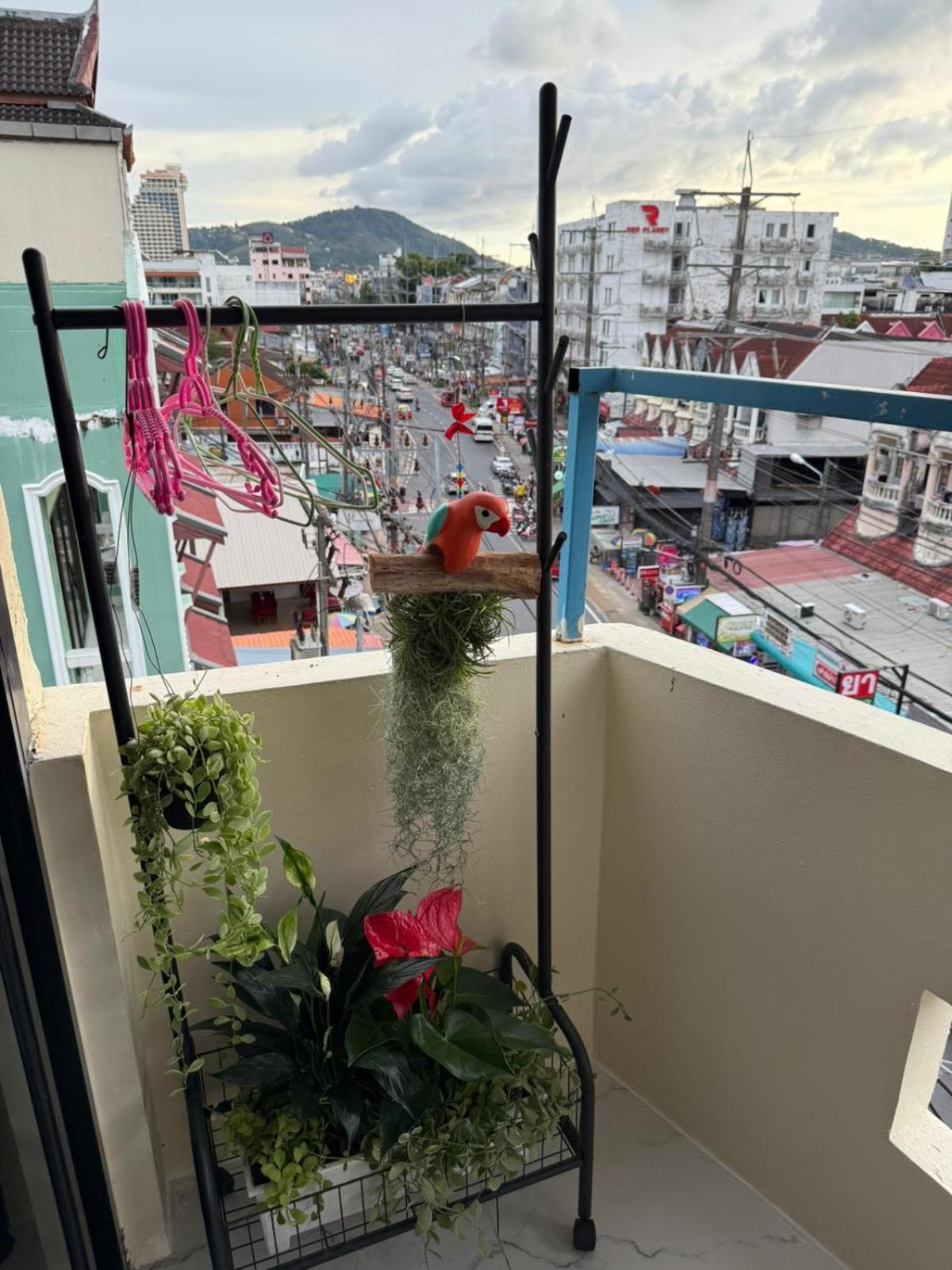 Heaven House Restro & Bar Hotel Patong ภายนอก รูปภาพ