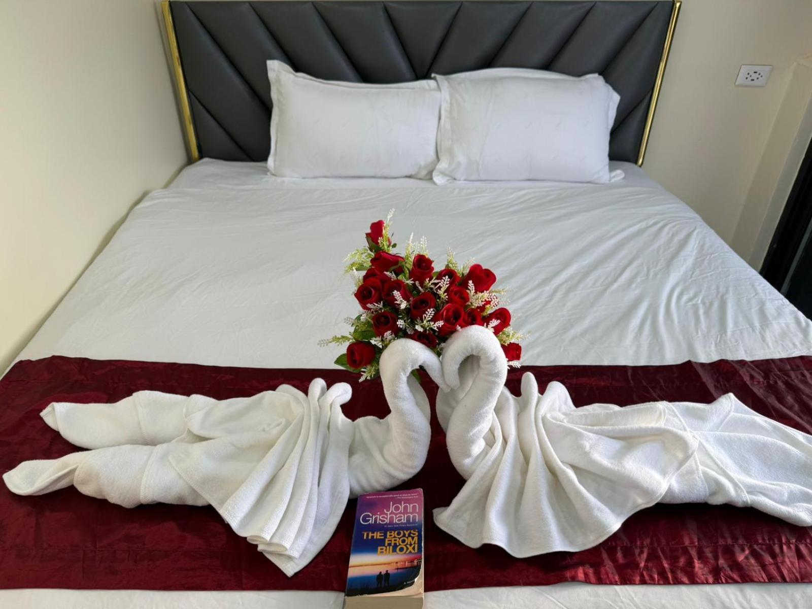 Heaven House Restro & Bar Hotel Patong ภายนอก รูปภาพ