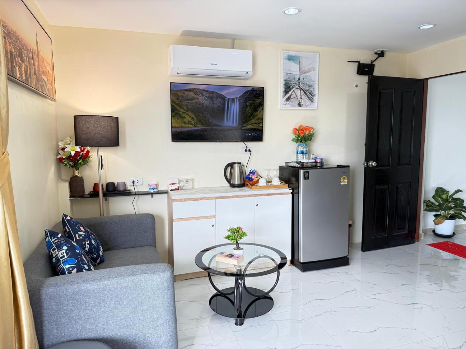 Heaven House Restro & Bar Hotel Patong ภายนอก รูปภาพ
