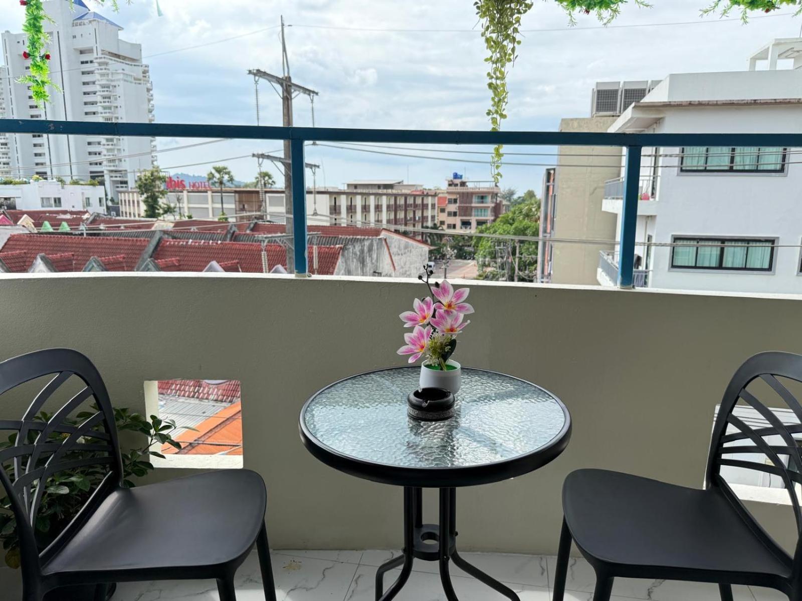 Heaven House Restro & Bar Hotel Patong ภายนอก รูปภาพ